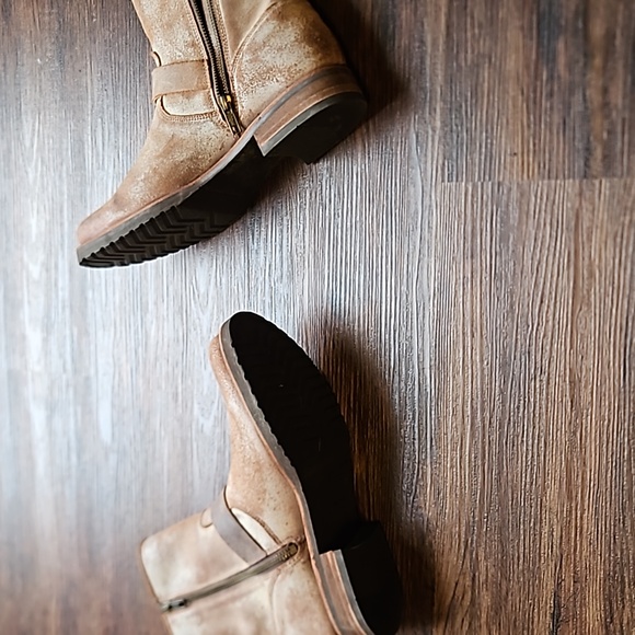 Womens boots - Picture 2 of 4